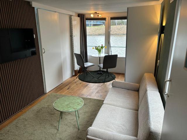 Houseboat Amsterdam