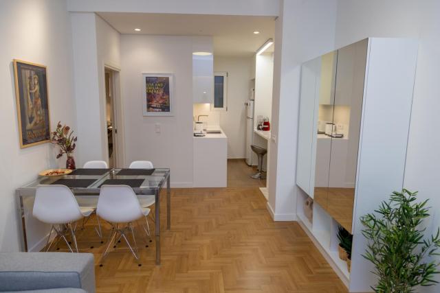 Comfort & Elegance in Kolonaki - 2BD Apt