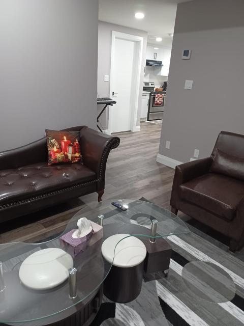 Cozy Basement Suite - private entrance - Free Netflix