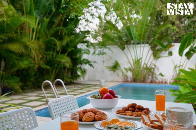 Agam Villa by VEO, StayVista - 5BHK with Shared Pool & Lawn