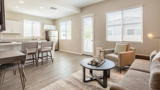 Landing Modern Apartment with Amazing Amenities (ID6533X33)