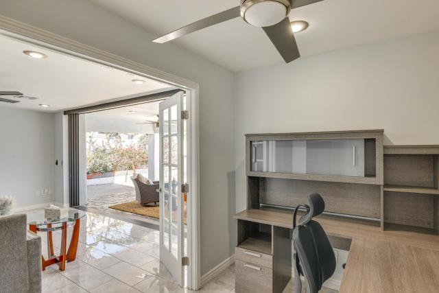 2 Mi to Golf: Poolside Paradise in Scottsdale!