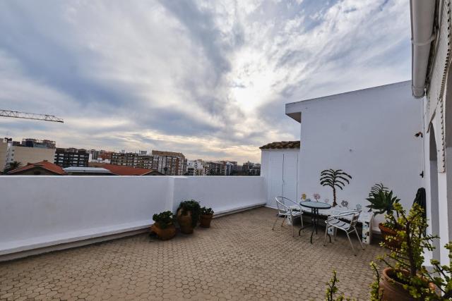 Penthouse Inlakesh