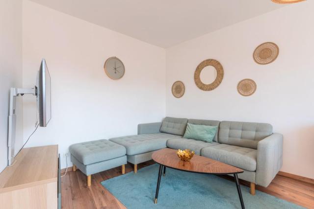 Quiet 1 bedroom apartment parking Old Lille