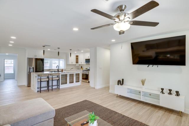 3 Mi to Old Town: Home w/ Game Room in Scottsdale!