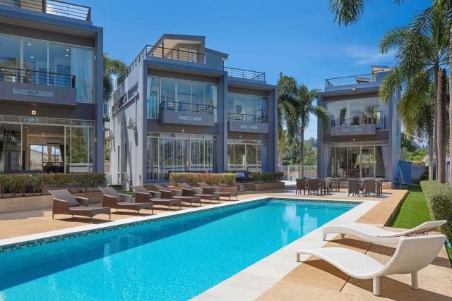 Pool Access Villa Argent 8, 3-Bedroom near Mission Hills Golf
