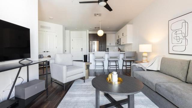 Landing Modern Apartment with Amazing Amenities (ID7858X15)