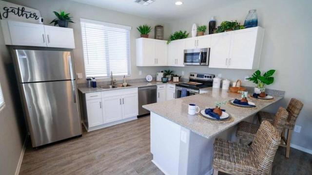Landing Modern Apartment with Amazing Amenities (ID7666X27)