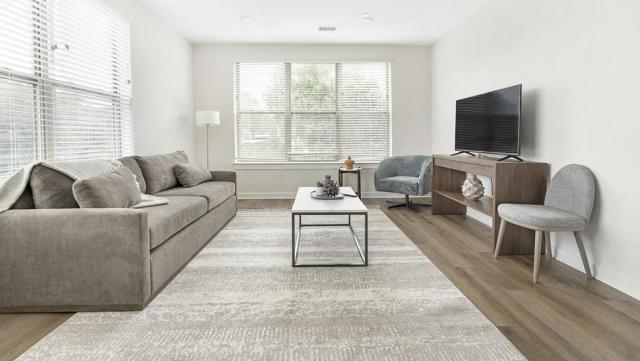 Landing Modern Apartment with Amazing Amenities (ID1971X10)