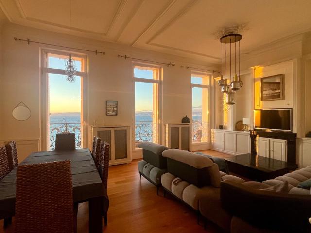 Appartement sur la Corniche Kennedy face à la mer