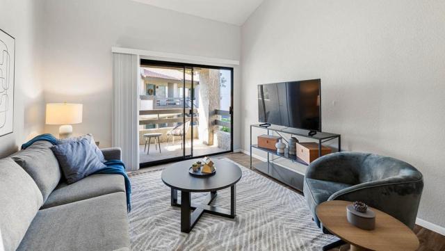Landing Modern Apartment with Amazing Amenities (ID8013X53)
