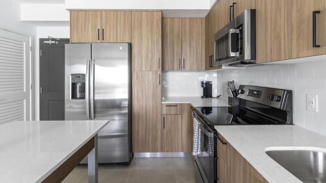 Landing - Modern Apartment with Amazing Amenities (ID1398X006)