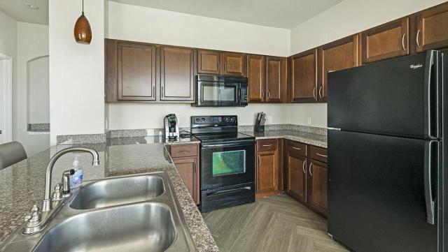 Landing - Modern Apartment with Amazing Amenities (ID9524X15)
