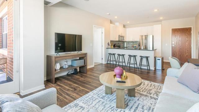 Landing - Modern Apartment with Amazing Amenities (ID7378X68)
