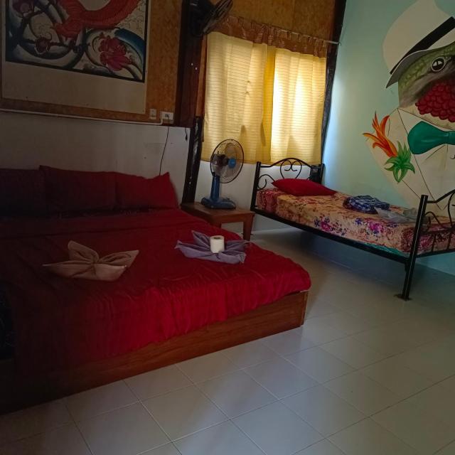 Sunny garden hostel