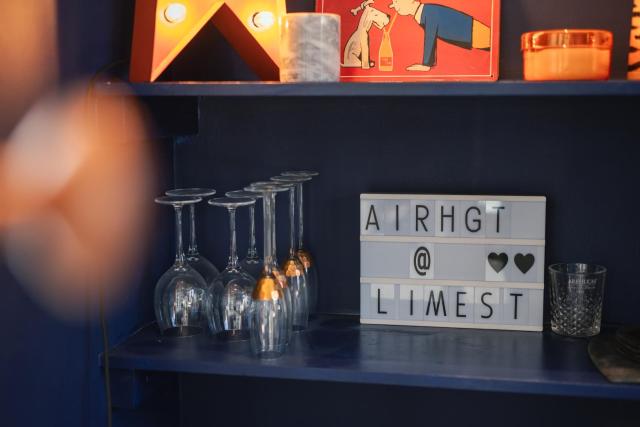 Stay with airhgt at 3 bedroom house near The Stray