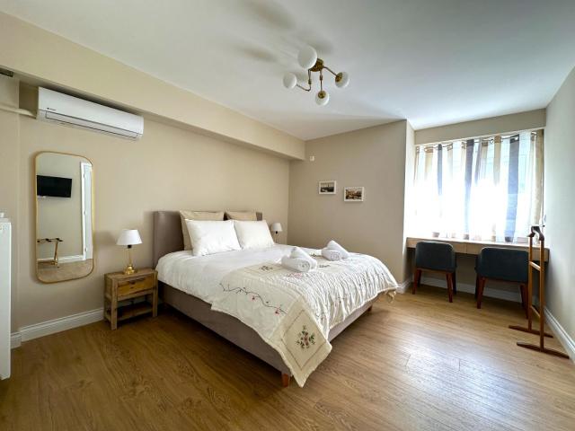 Queens Avenue Apartment