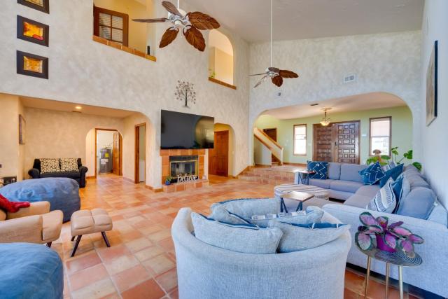 1-Acre Backyard & Gym: Spacious Apopka Escape!