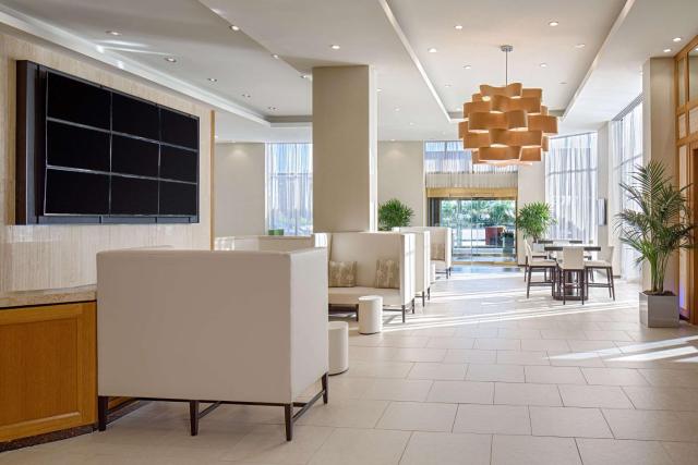 DoubleTree by Hilton Hotel Houston Greenway Plaza