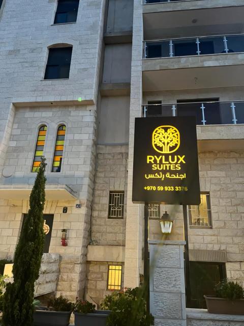 RyLux Suits