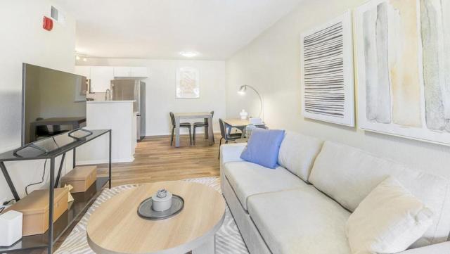 Landing Modern Apartment with Amazing Amenities (ID7589X10)