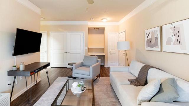 Landing Modern Apartment with Amazing Amenities (ID4344X54)