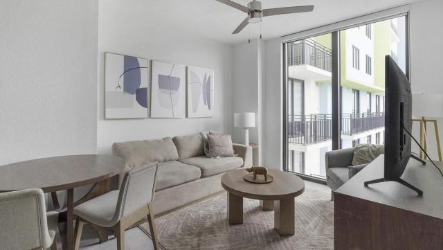Landing Modern Apartment with Amazing Amenities (ID1398X007)