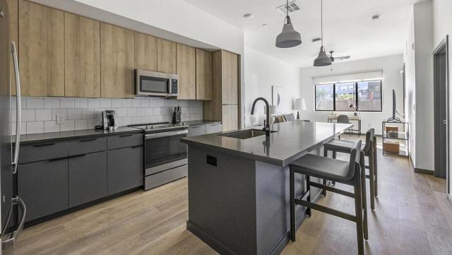 Landing Modern Apartment with Amazing Amenities (ID9728X32)