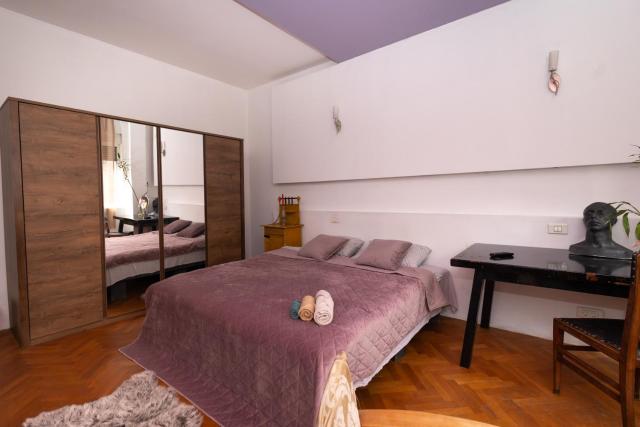Central Retro Vintage Hostel