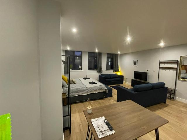 Market Haven Deluxe Studios Town centre with Netflix, Business & Leisure Travellers