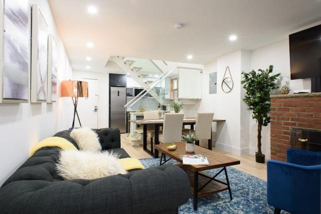 75-5A Luxury 3BR Duplex W D in unit Elevator
