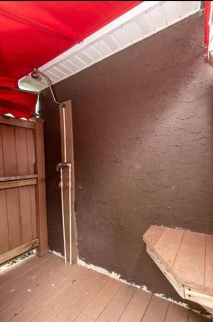 Cozy Margate Cottage - 3 blocks to the Beach