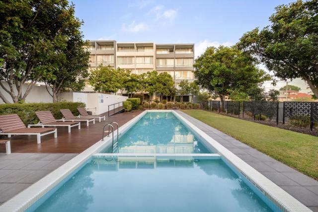 Oaks Nelson Bay Lure Suites