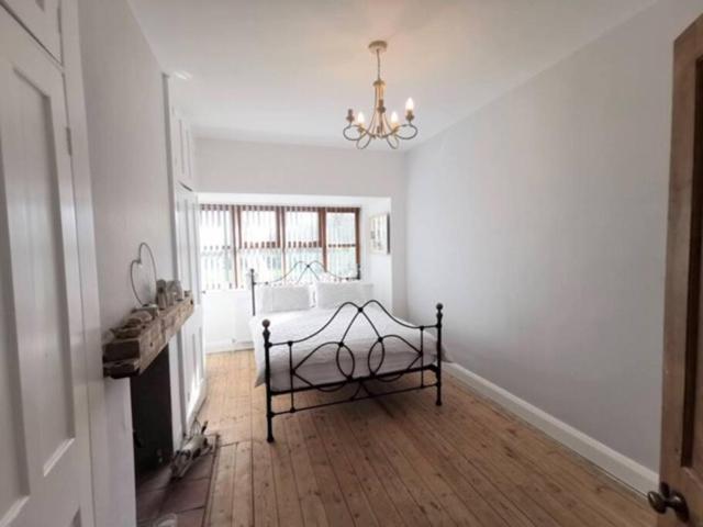 Gorgeous 3/4 bedroom bungalow