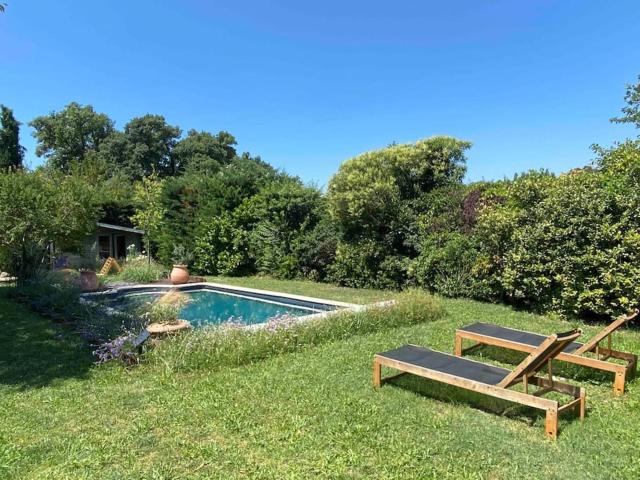 Charmante dépendance avec piscine en Provence