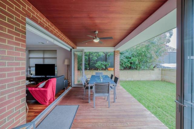 Rivervale Retreat - Spacious Family Living