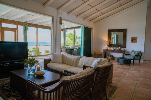 Villa Blue Hole