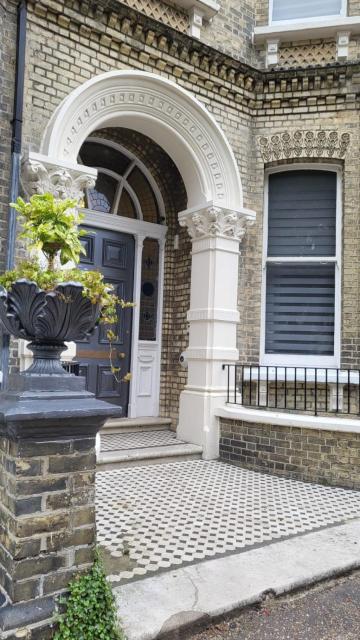 21 Mini Loft Apartment - Great Location - Comfy King Size Bed