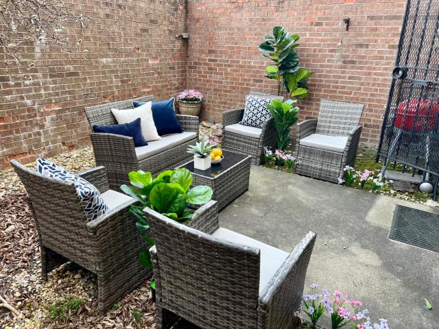 4 Bedroom Home in Best Location Parking Fireplace Back Yard Pets Welcome