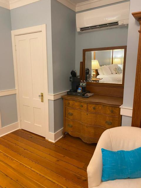 Spouter Inn Bed & Breakfast
