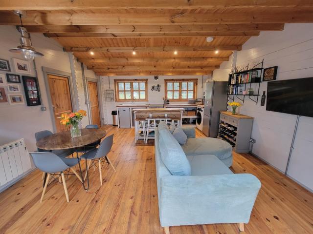 The Retreat 1 bed cabin in the woods
