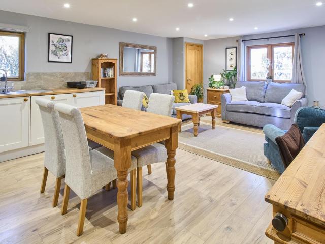 Host & Stay - Orchard Barn