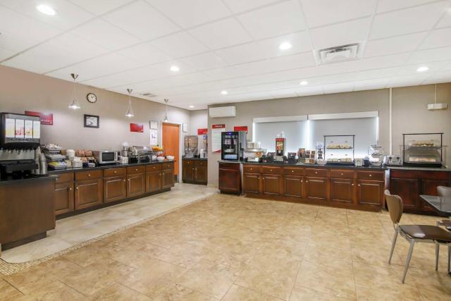 Best Western Plus Brunswick Inn & Suites