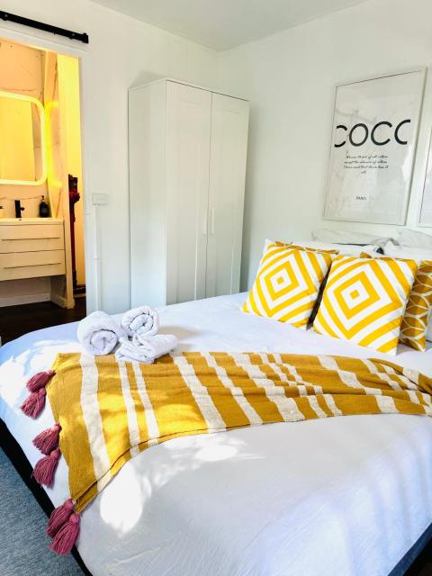 Stylish tiny home in Melton west