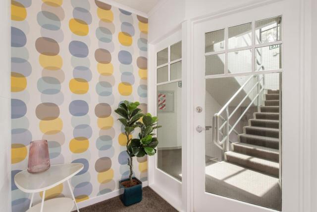 Prime CBD Hospital Location Plus Garage 2Bdrms