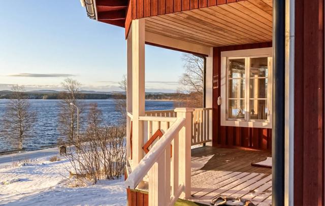 Beautiful Home In Hunge With Lake View