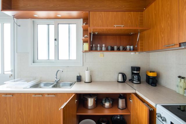Santorini 2-Bedroom Apartment in Nea Smyrni