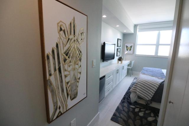 Renovated 21st Floor Private Unit located in Coconut Grove Hotel