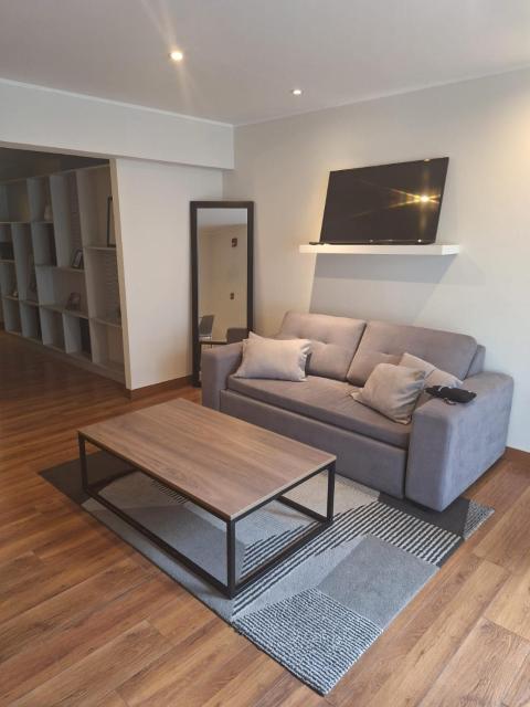 Gorgeous 2BDRM with A/C - Miraflores