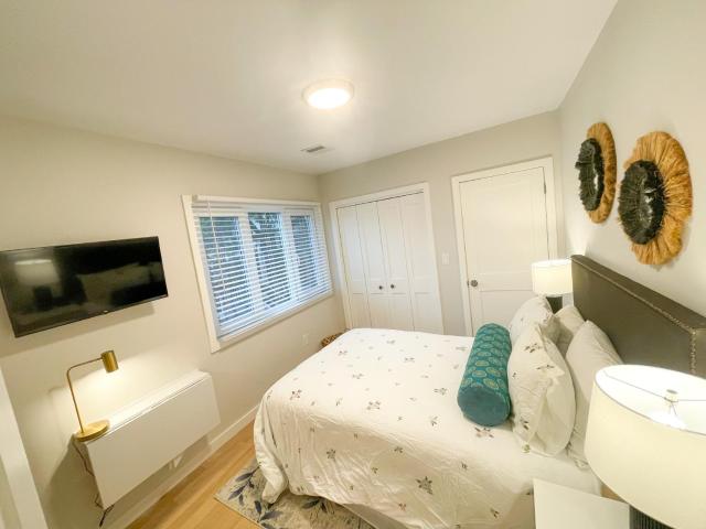 Modern 2 bed,2 bath Gem MIT Central Cambridge